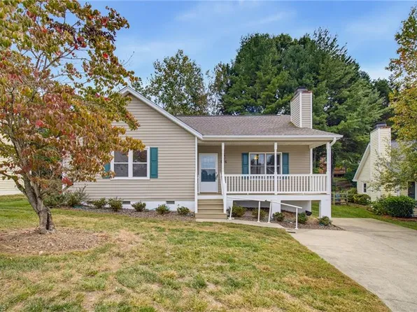956 Heatherstone Dr, Winston Salem, NC 27104