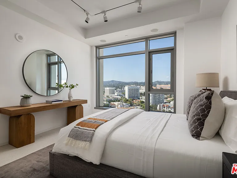 10800 Wilshire Blvd #1501 — Photo 12