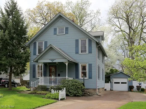 217 Columbus St, Elyria, OH 44035