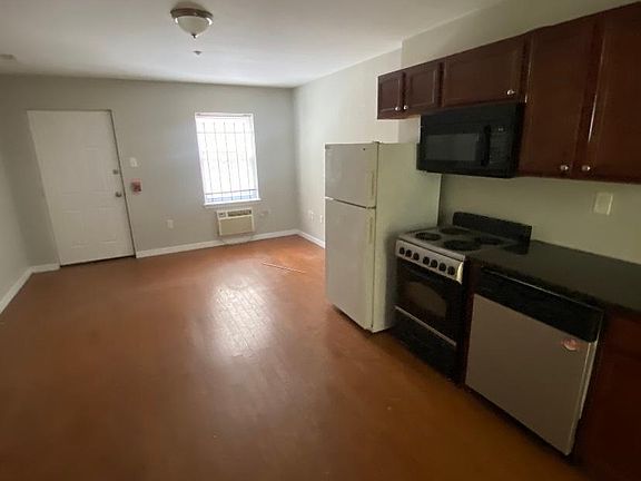 3rd image of 1633 W Susquehanna Ave #1R