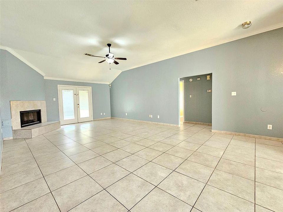 2nd image of 20170 Southern Colony Ct