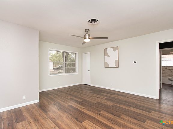 3rd image of 3005 Glenwood Dr