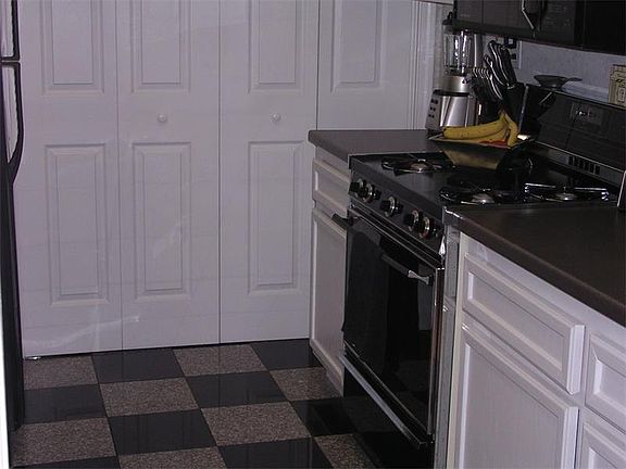 5th image of 2305 Country Park Dr SE