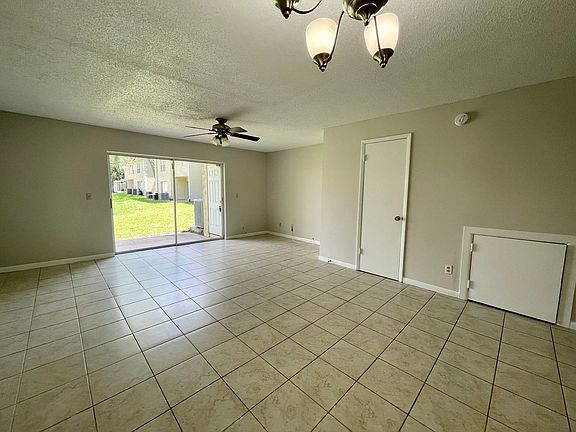 3rd image of 5136 Sunridge Palms Dr