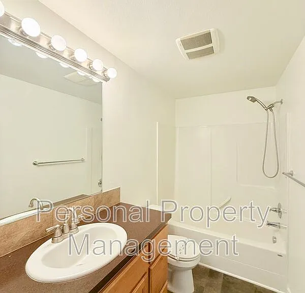 1200 SE 7th St — Photo 11