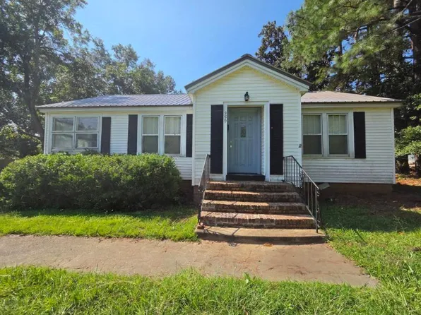 359 E Clayton St, Baldwyn, MS 38824