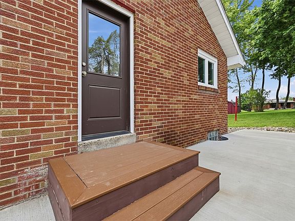 5th image of 6 Greenview Dr