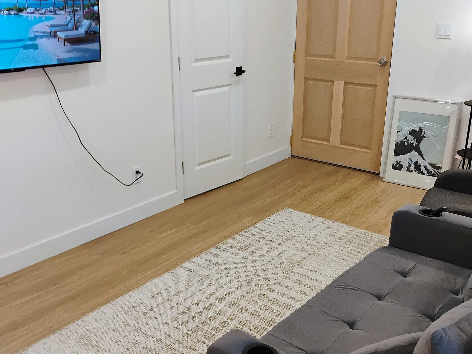 2 bed, 650 sqft, $3,000 — Photo 3