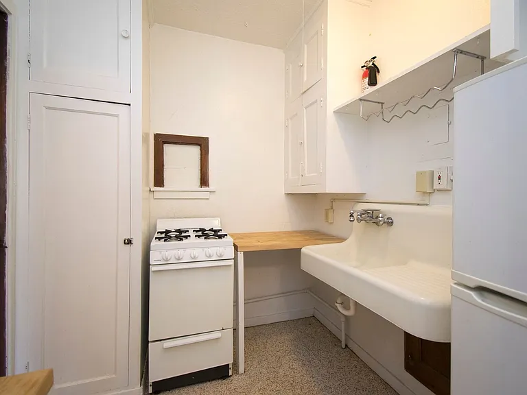 402 S Race St — Photo 30