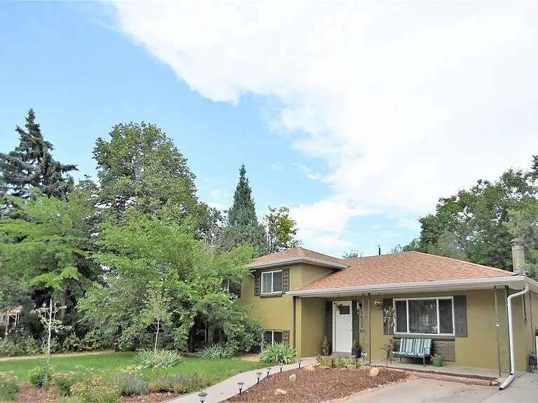 1070 Lansing St — Photo 1