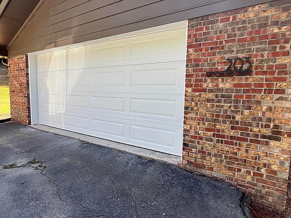 4th image of 203 Woodland Dr