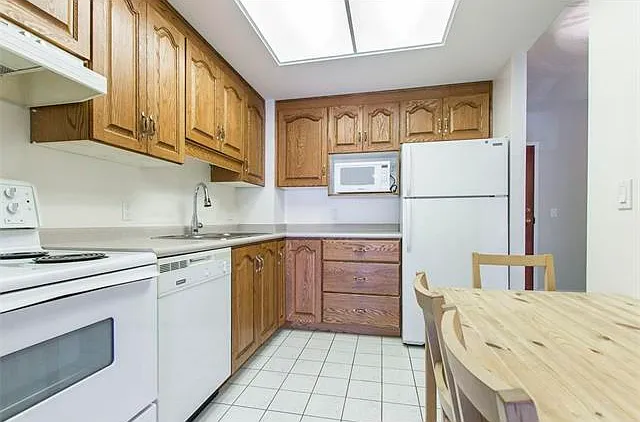 405 Erb St W #305 — Photo 6