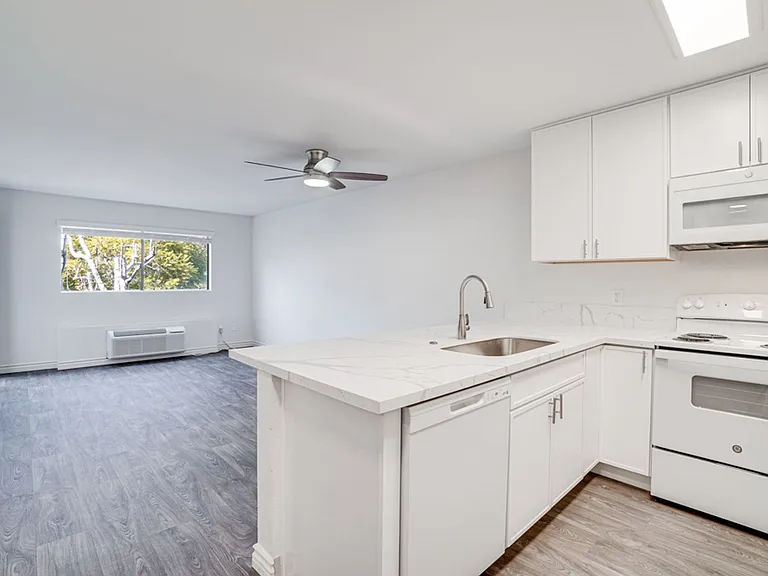 One park Apartments — Photo 53