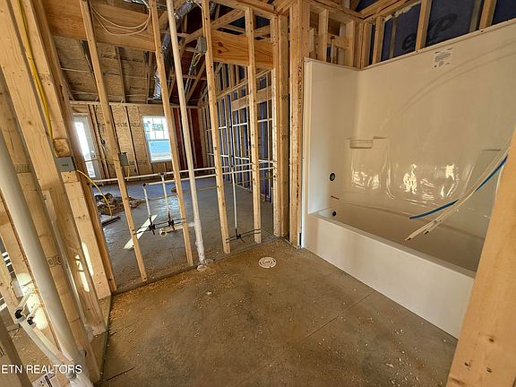 5th image of 7318 Woodpecker Way #37