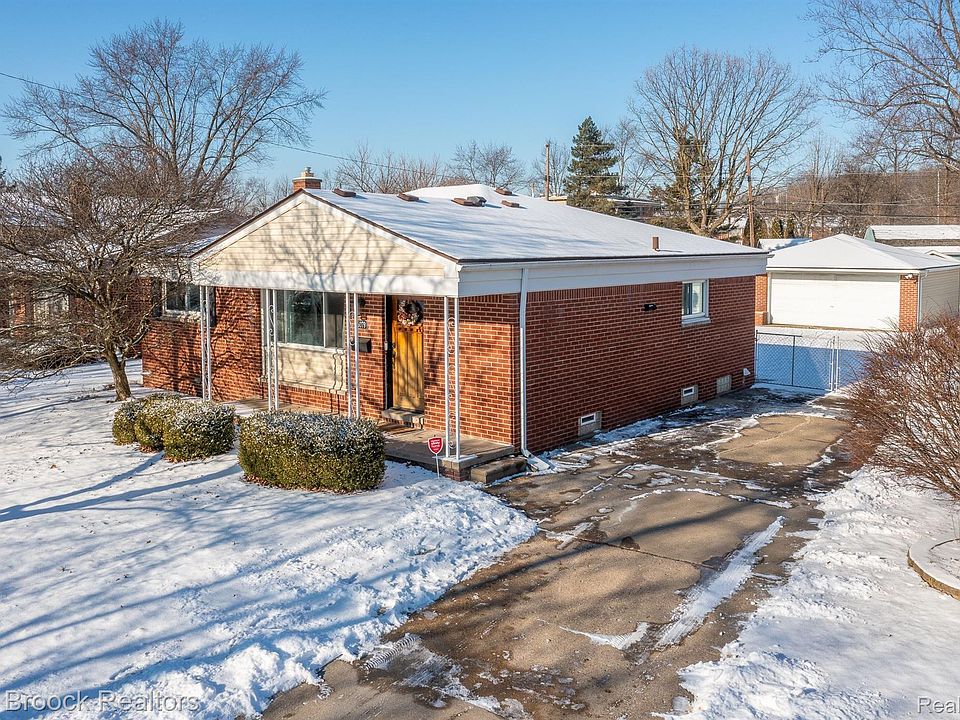 1st image of 5079 Elmhurst Ave