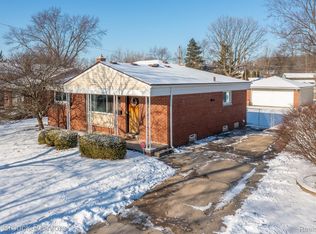 5079 Elmhurst Ave, Royal Oak, MI 48073