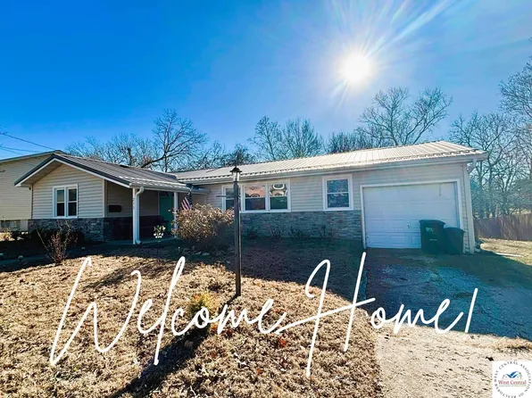 211 S Crawford Dr, Clinton, MO 64735