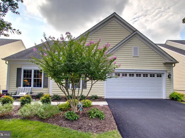 20663 Golden Ridge Dr, Ashburn, VA 20147