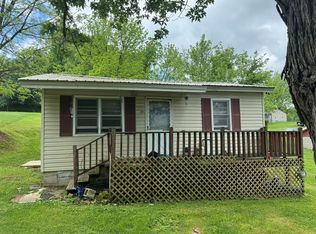 1107 Howard St, Livingston, TN 38570