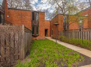 2137 N Lincoln Ave, Chicago, IL 60614