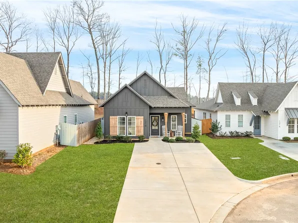1210 Woodland Cir, Opelika, AL 36801
