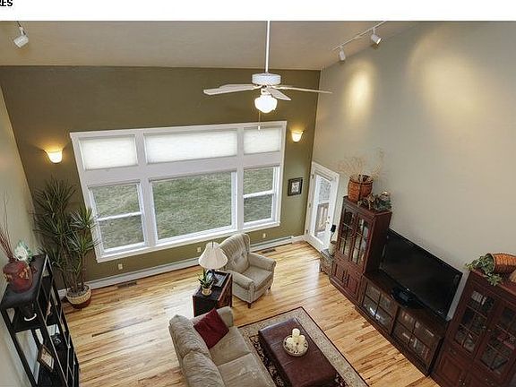 5th image of 1301 Stone Mountain Dr