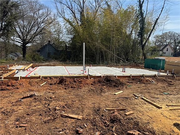 4th image of 502 Thomas St