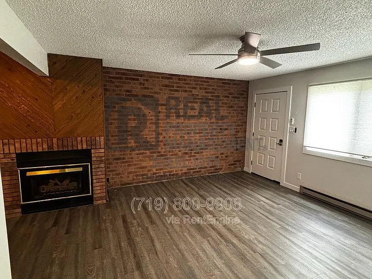 2107 Chatalet Ln #F — Photo 4