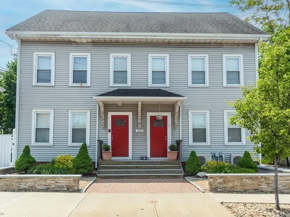 308 River St #4, Waltham, MA 02453