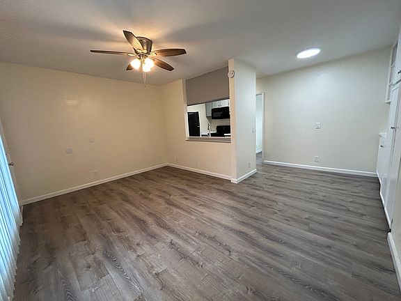 2nd image of 4050 Marlborough Ave APT 9
