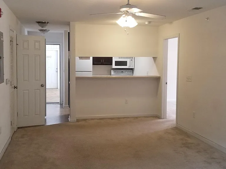 1501-301 Graduate Ln #1 — Photo 3