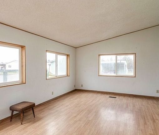 5th image of 1145 SW Cypress St Unit 67