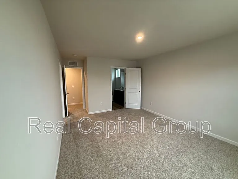 106 South Dr — Photo 32