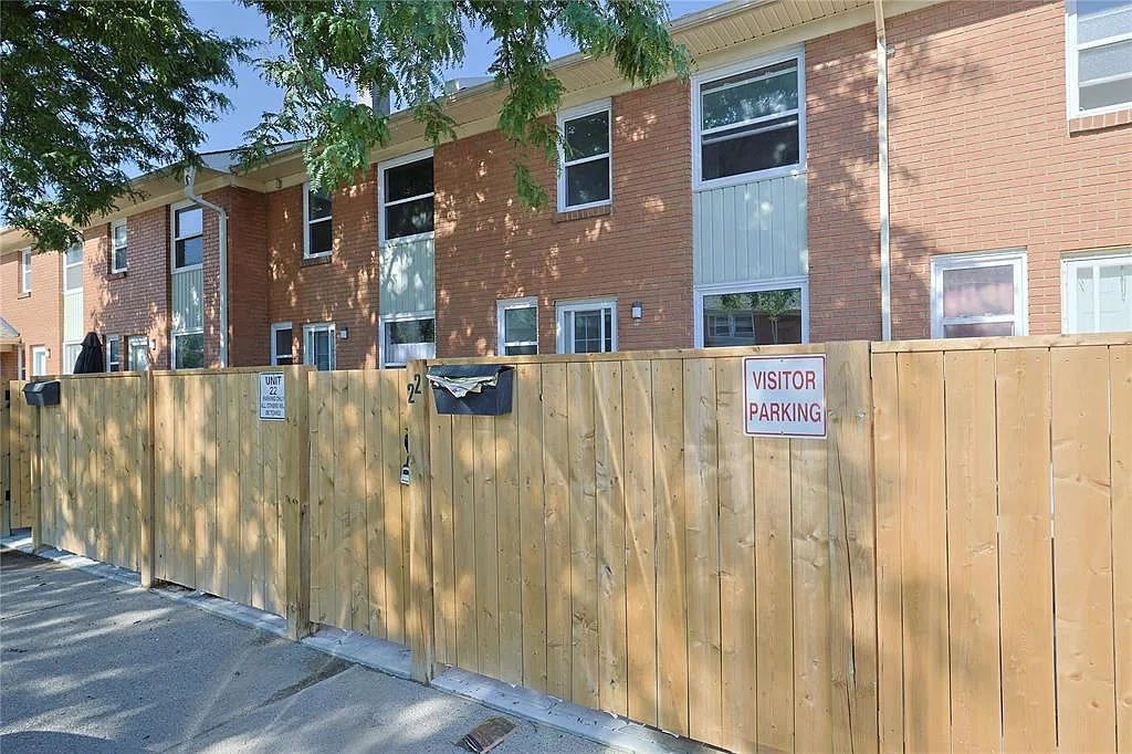 2 bed, 1.5 bath, $1,800 — Photo 2