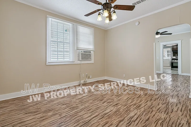 2 bed, 1.0 bath, 800 sqft, $1,200 — Photo 3