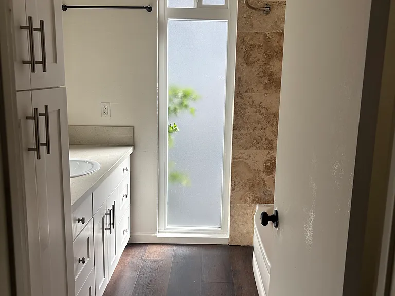 760 Earlham St #8 — Photo 9