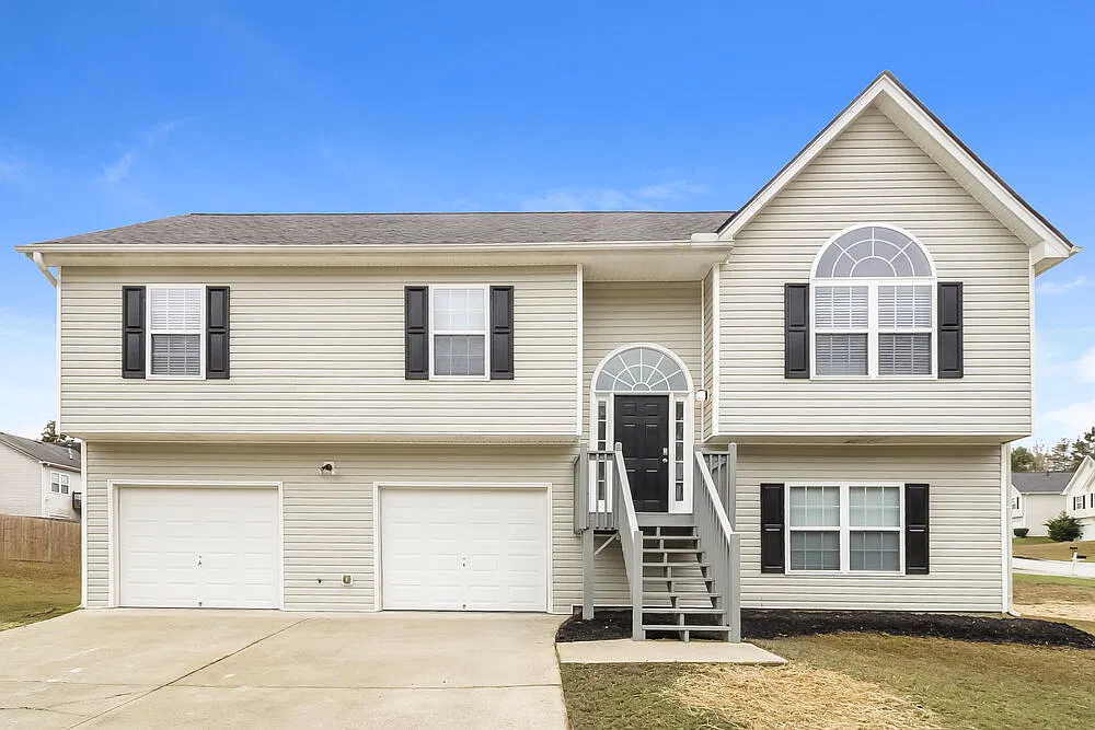 4 bed, 2.5 bath, 1794 sqft, $2,025 — Photo 1