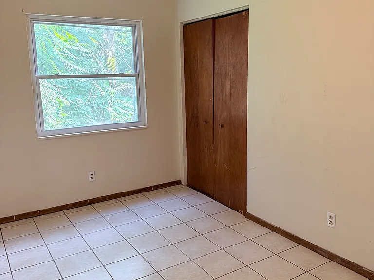 1634 Merrill Ave — Photo 13