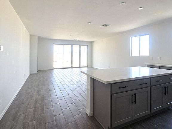3rd image of 6690 E UPLAND Way