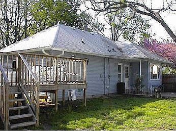 4th image of 1155 N Centennial St