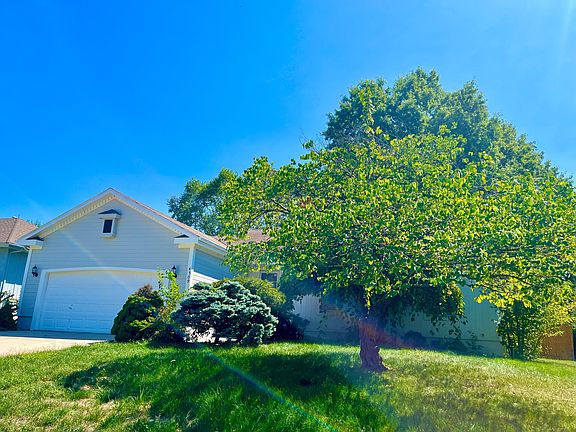 3rd image of 4509 NE Jamestown Dr