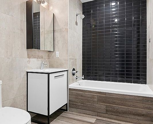 5th image of 364 Harman St APT 2A