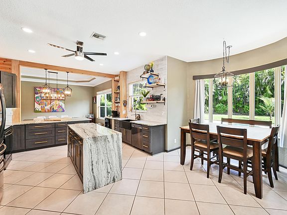 5th image of 2918 Fontana Ln