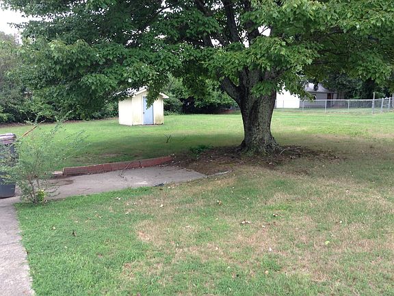 2nd image of 1202 Linville Dr