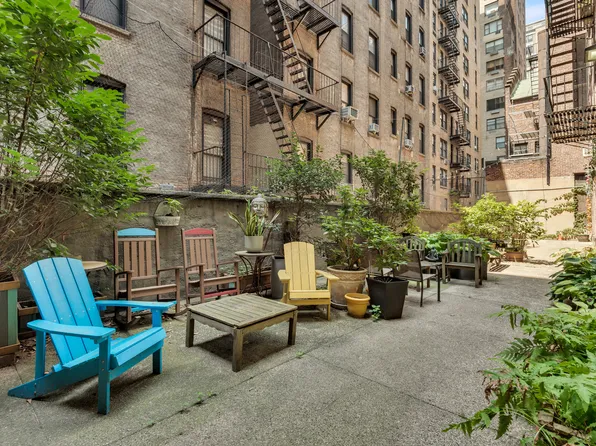 56 East 87th Street image 11 of 12