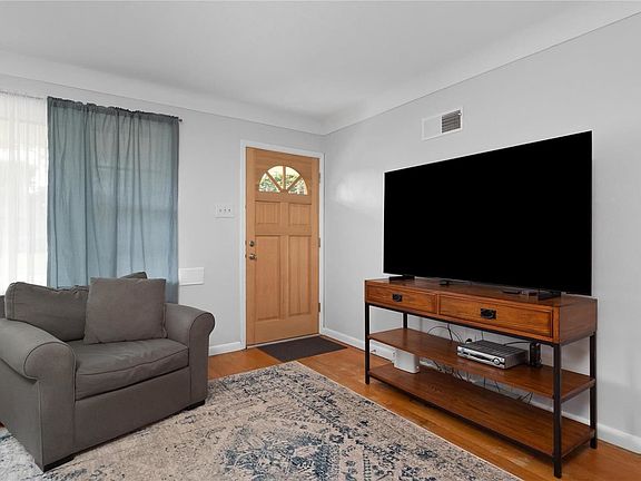 3rd image of 1595 Saint Loretto Dr