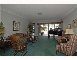 3rd image of 3221 NE 58th St