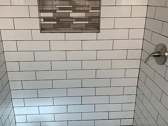 5th image of 6115 1/2 S Victoria Ave