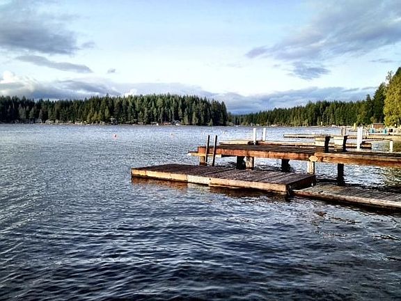 3rd image of 2061 E Mason Lake Dr E