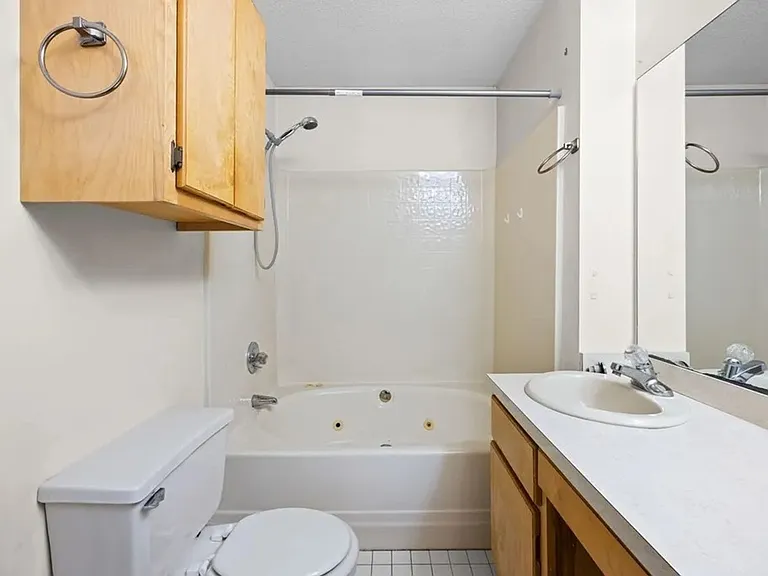 1706 Azalea Dr #638-E — Photo 16